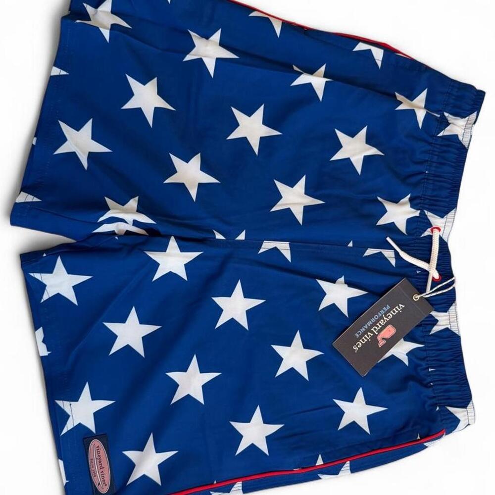 Vineyard Vines white and blue star patterned kids swim shorts size Large brand n